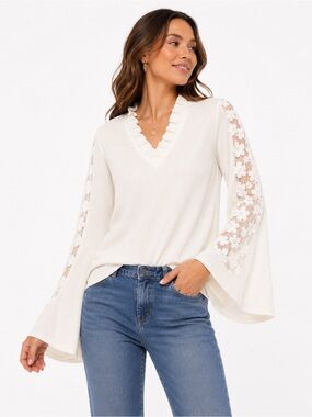 French Connection Size XS Oversized Cream Ruffle V-Neck Lace Floral Sleeve Top